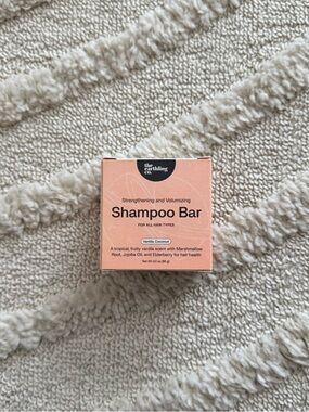 The Earthling Co. Vanilla Coconut Shampoo Bar Soap Strengthening Volumizing 3 OZ